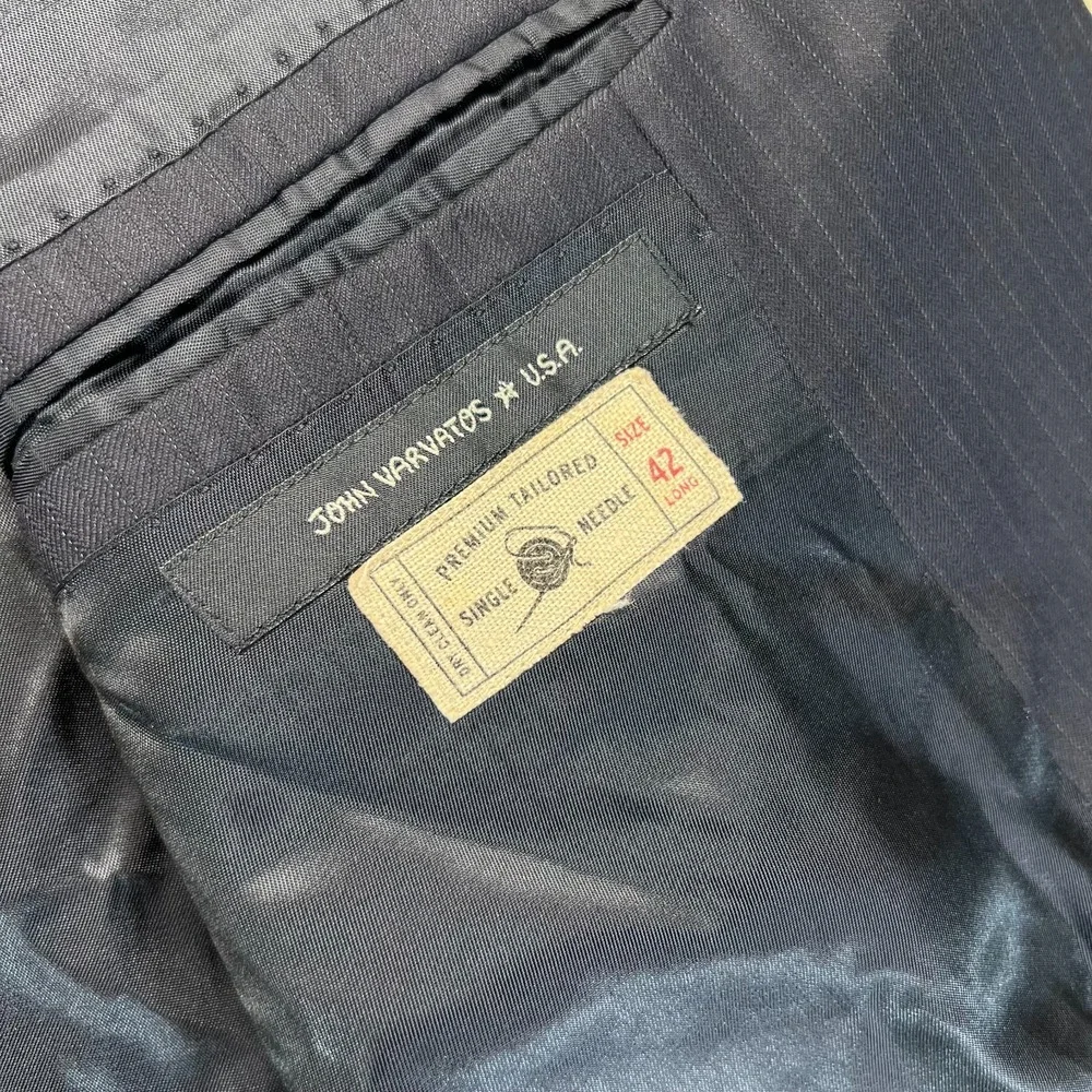 John Varvatos Men Two Button Blazer Pinstripe Navy Blue Notch Single Breasted 42